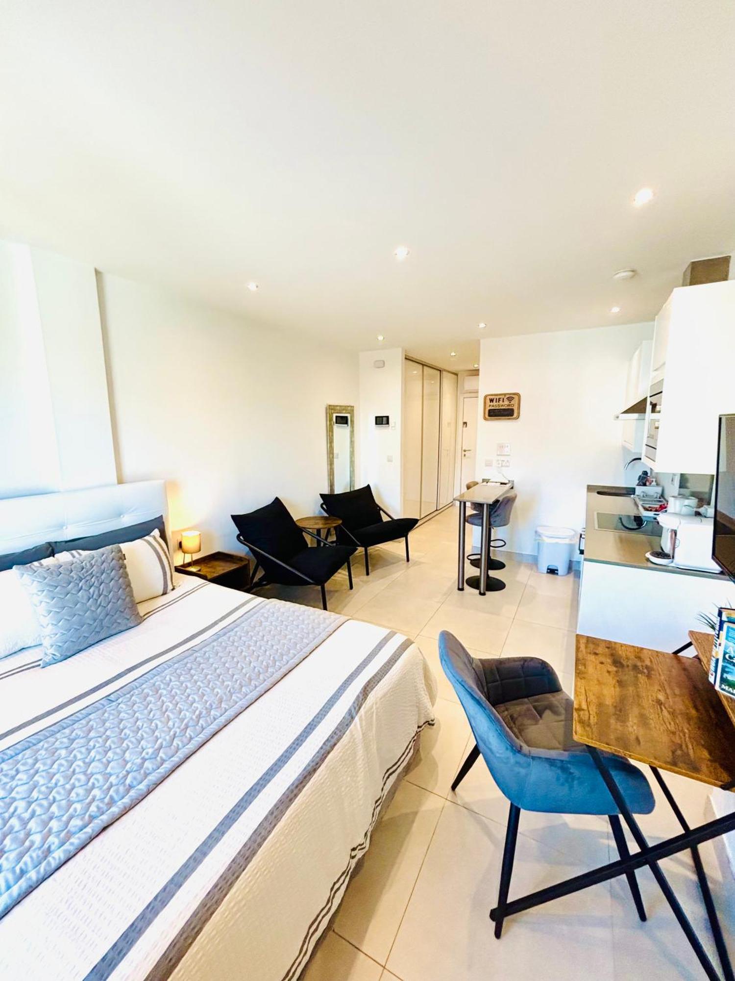 Gibraltar Central Suites 외부 사진